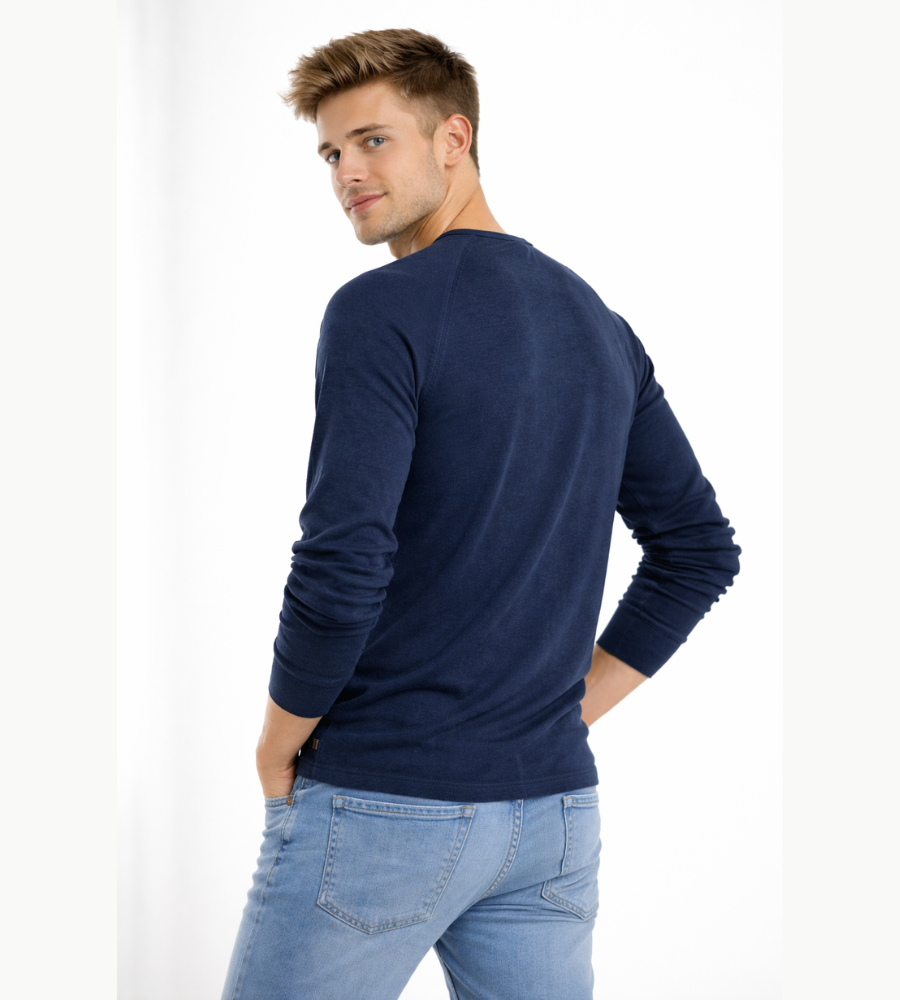 Men's Long Sleeve Buttoned Henley Top
