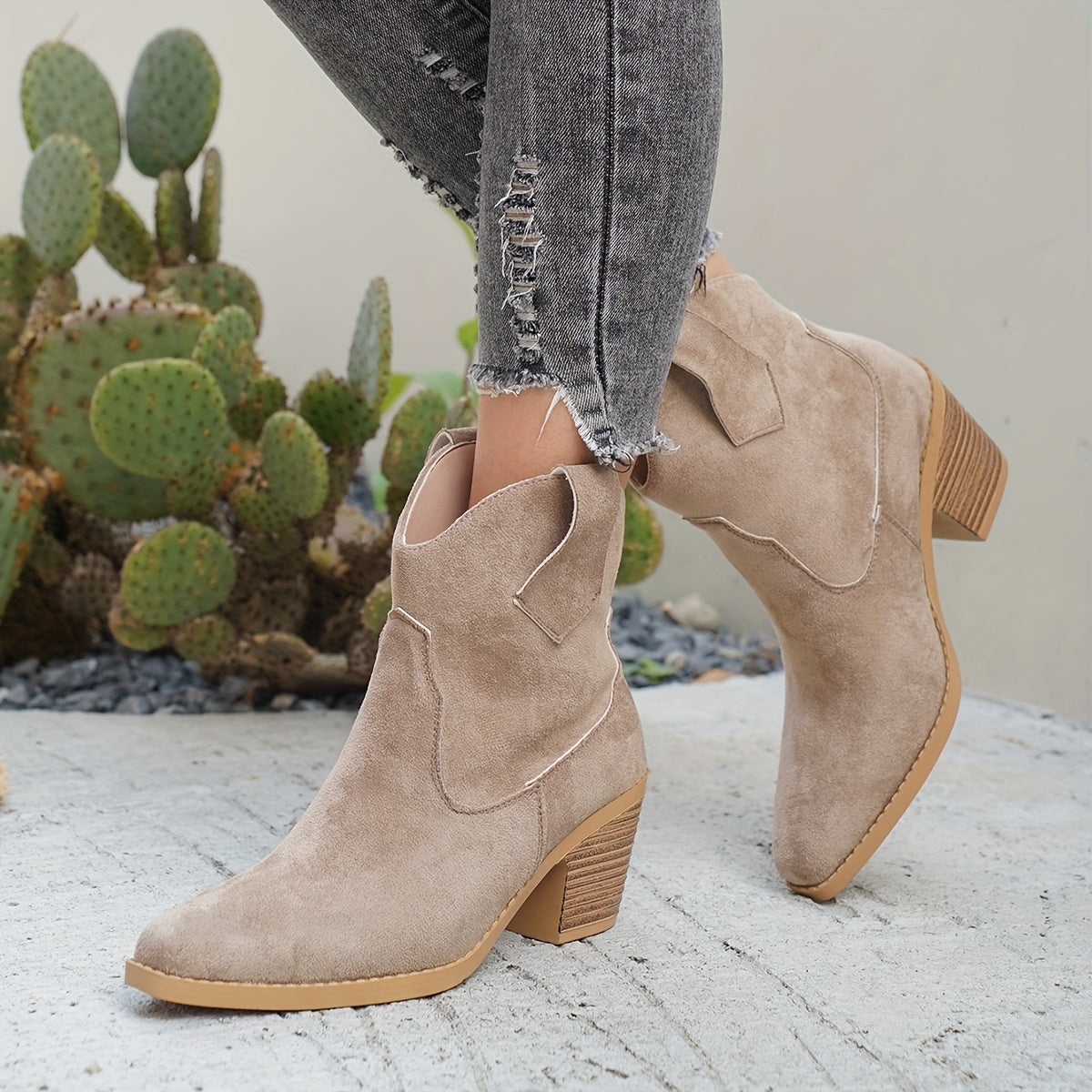 Women's Western-Style Pull-On Chelsea Boots